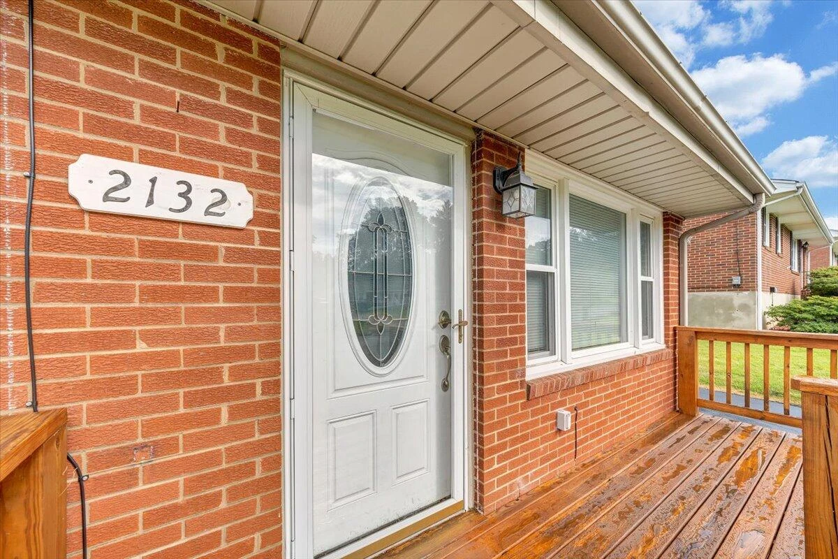 2132 Ellison AVE - Photo 2