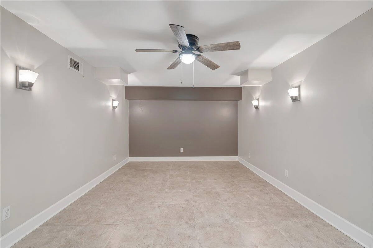 2132 Ellison AVE - Photo 22