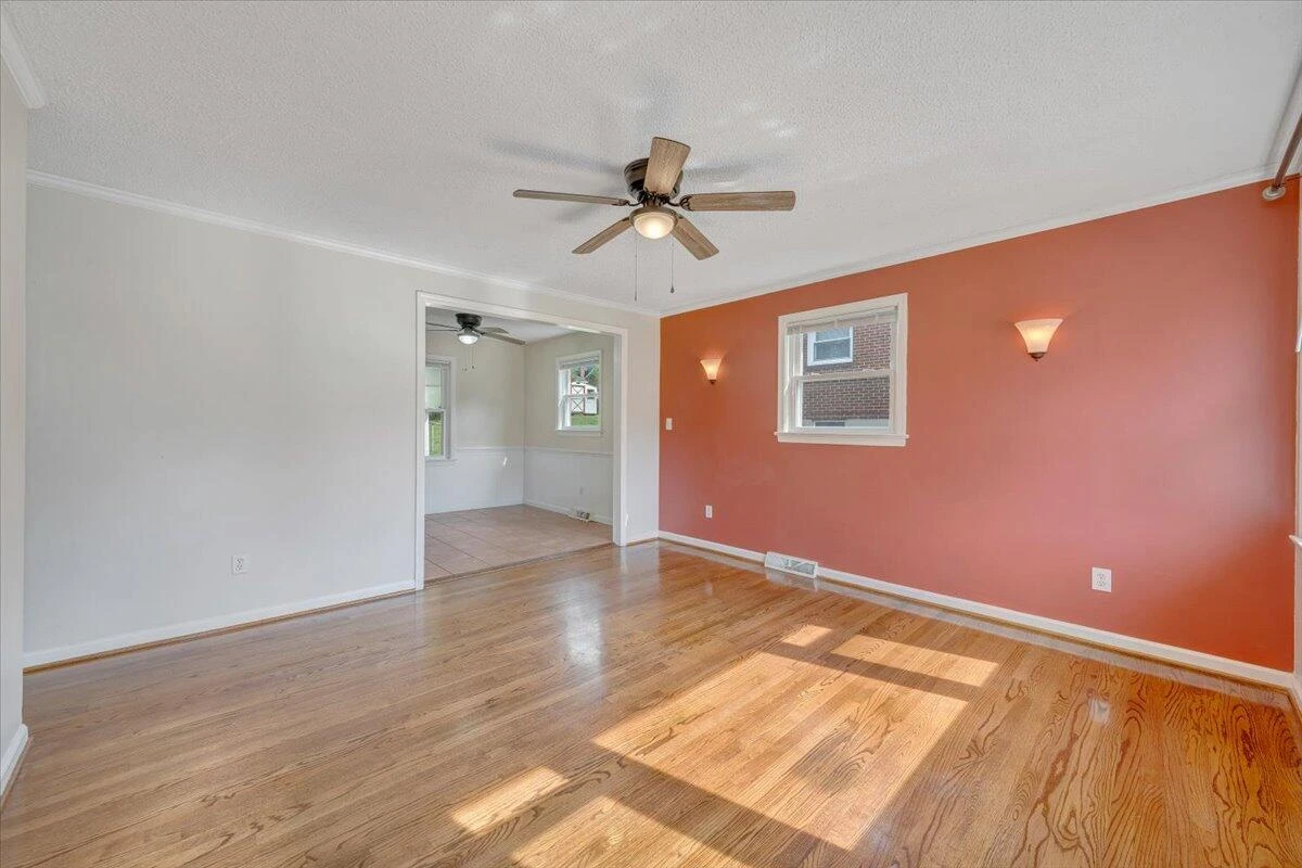 2132 Ellison AVE - Photo 5