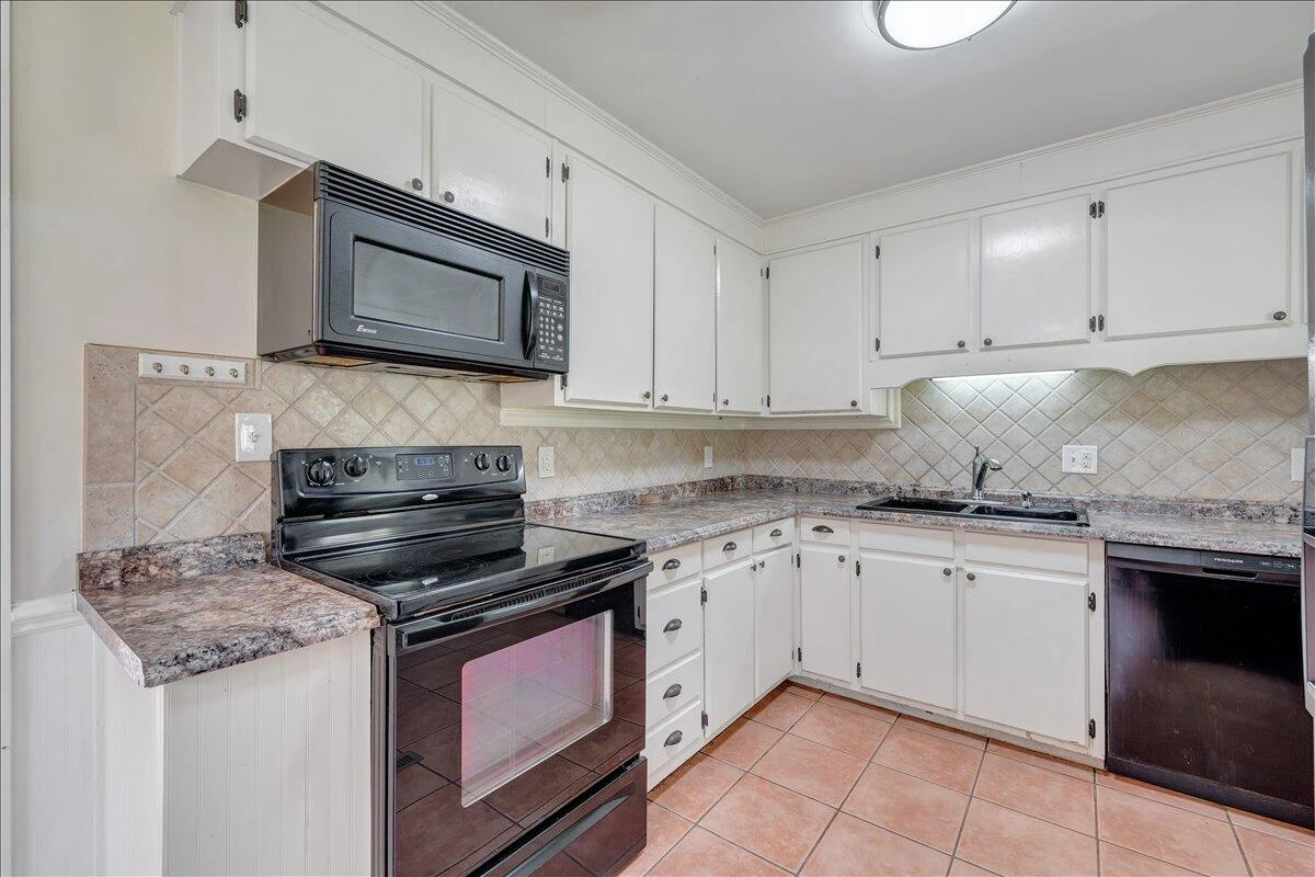 2132 Ellison AVE - Photo 7