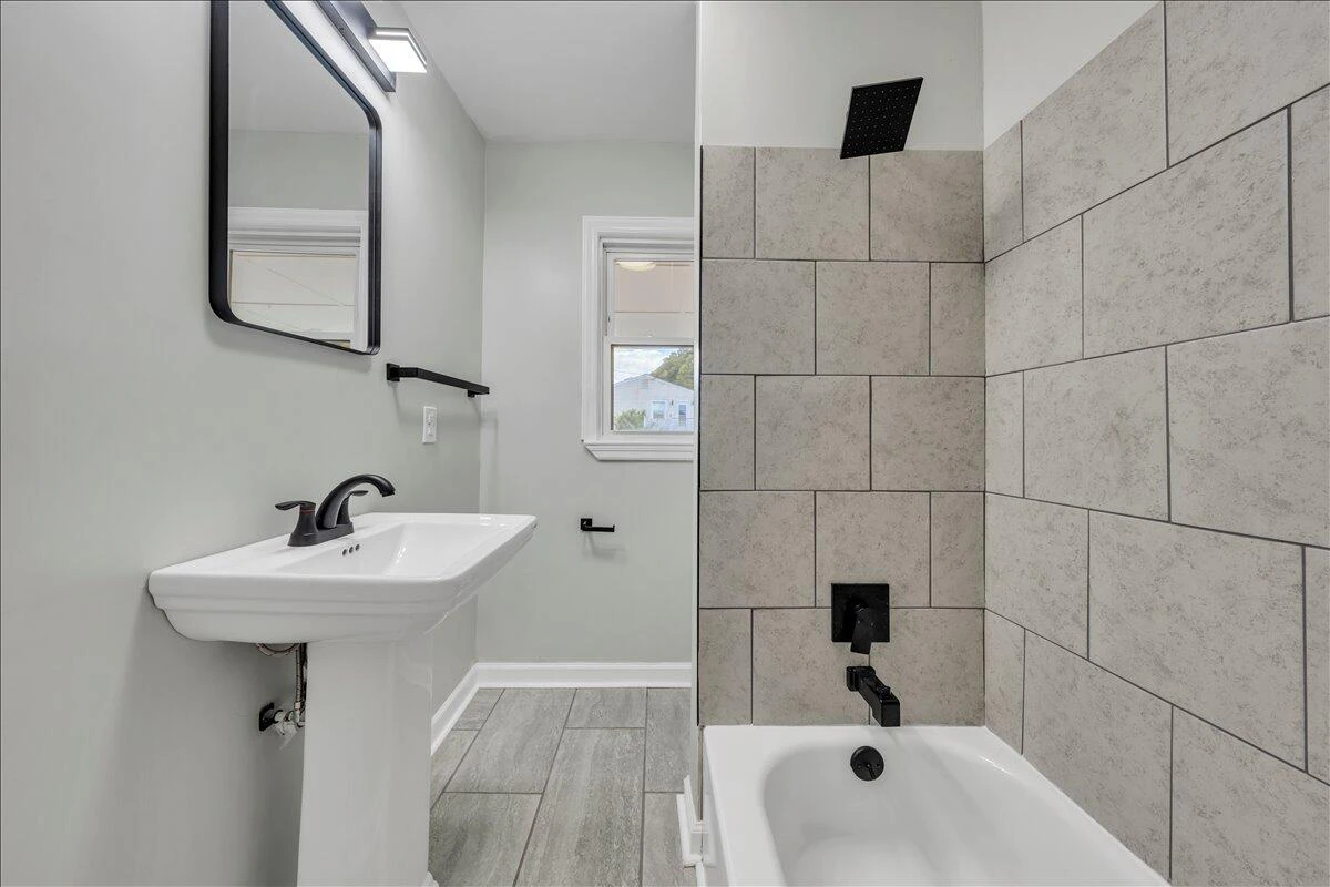 1649 Padbury AVE SE - Photo 11