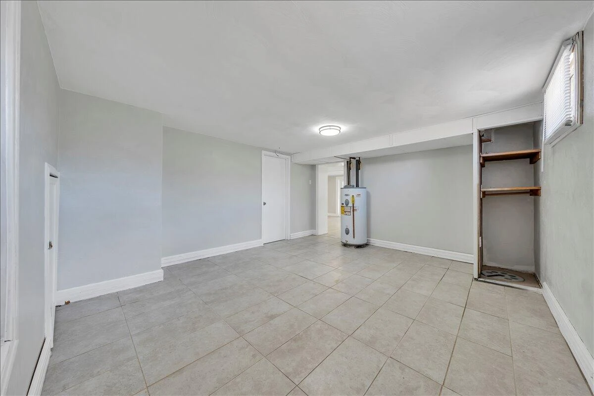 1649 Padbury AVE SE - Photo 31
