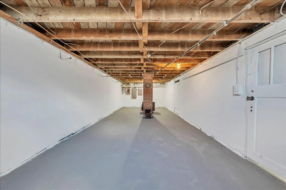 1649 Padbury AVE SE - Photo 34