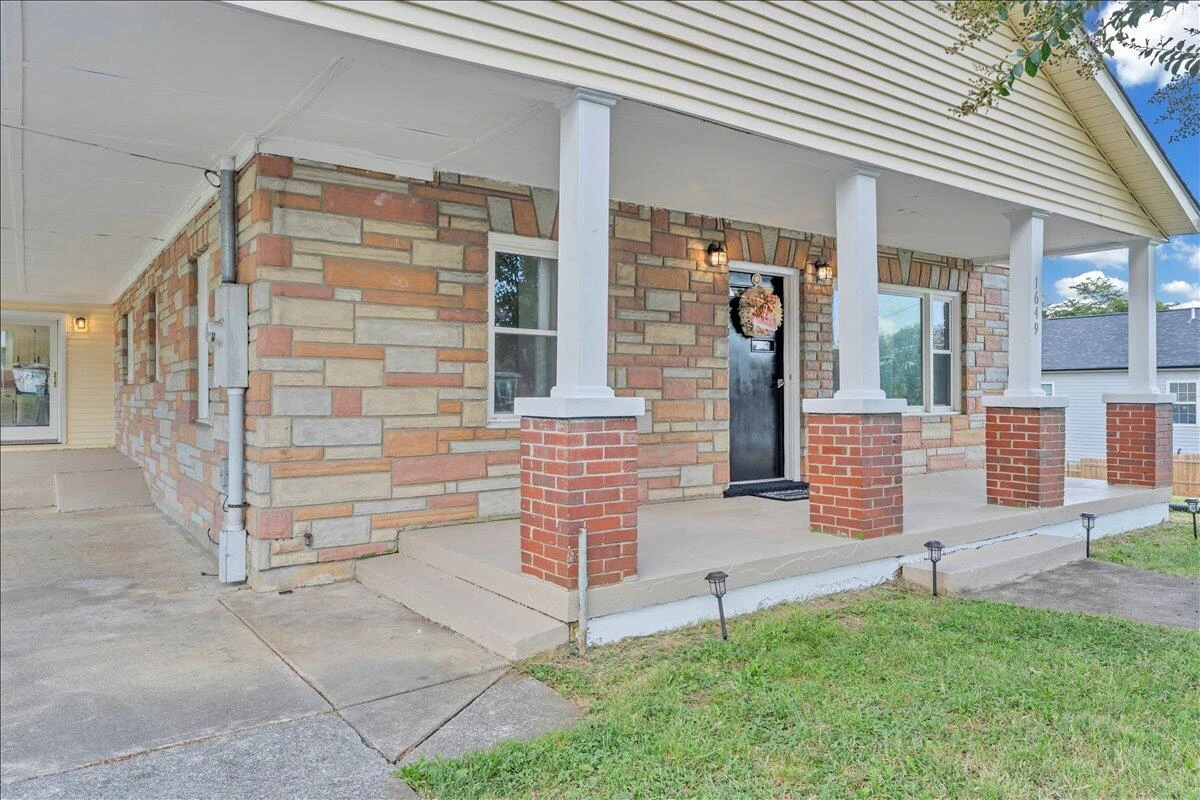 1649 Padbury AVE SE - Photo 39