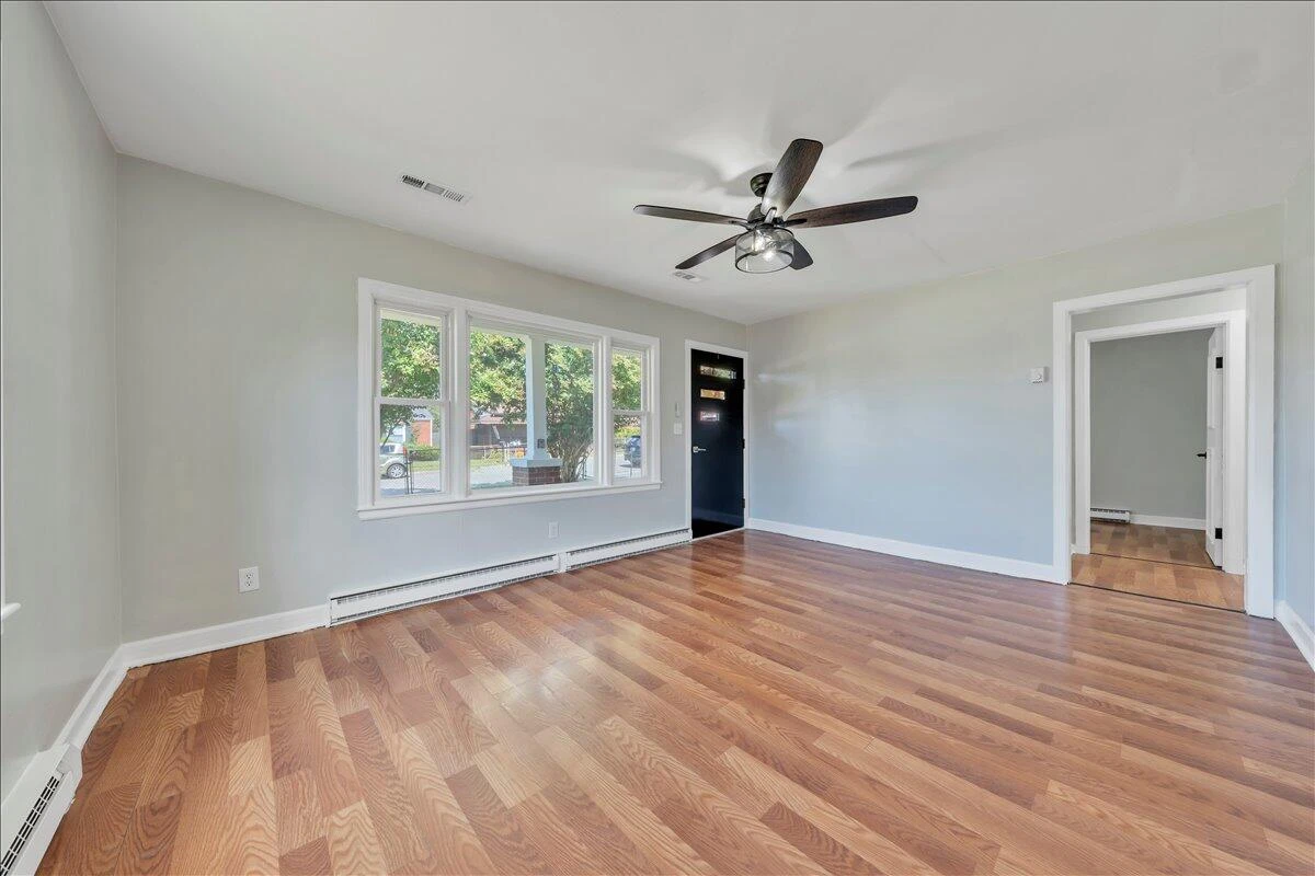 1649 Padbury AVE SE - Photo 4