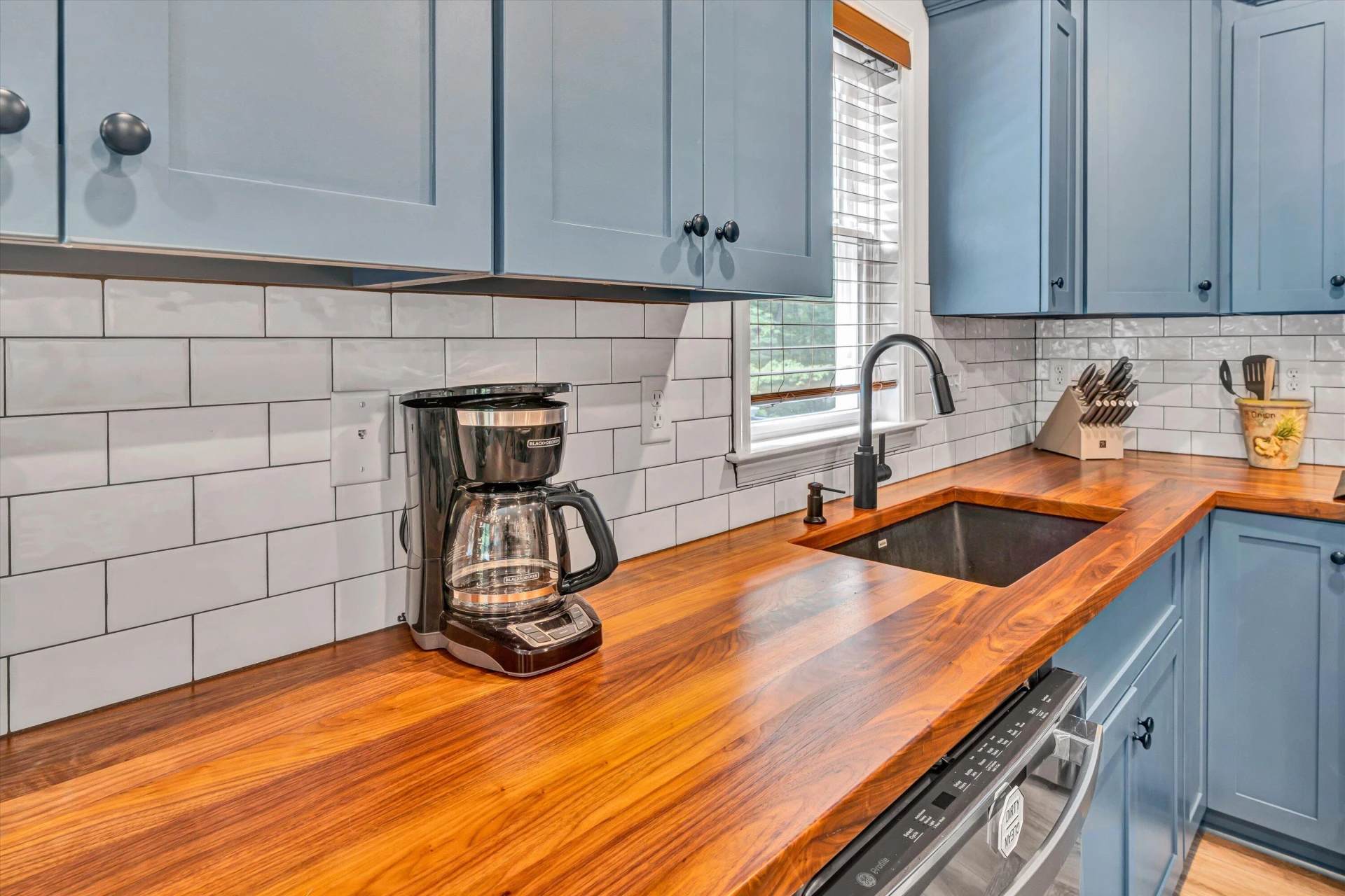 205 Deerwood DR - Photo 11