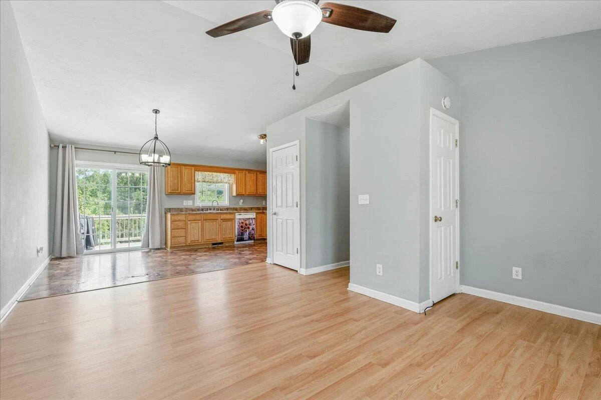 729 Burks Hill RD - Photo 10
