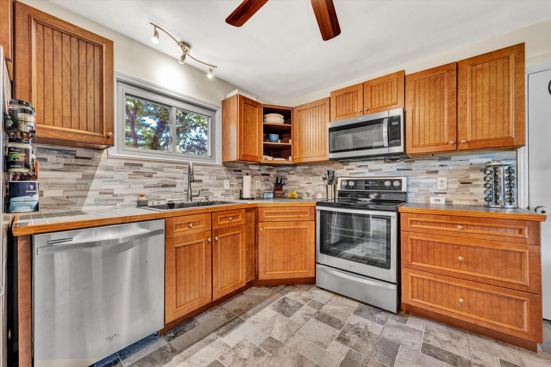 6750 McKinney ST - Photo 16