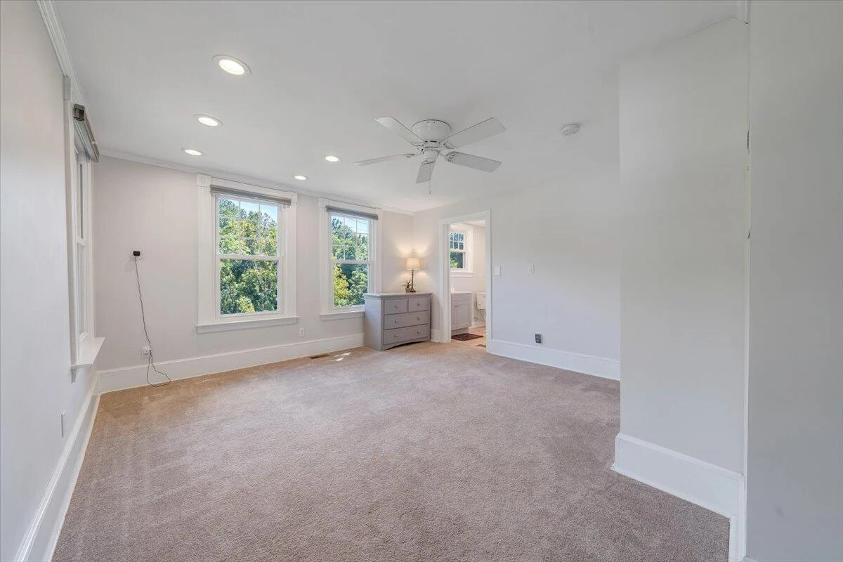 1038 Valencia DR - Photo 12