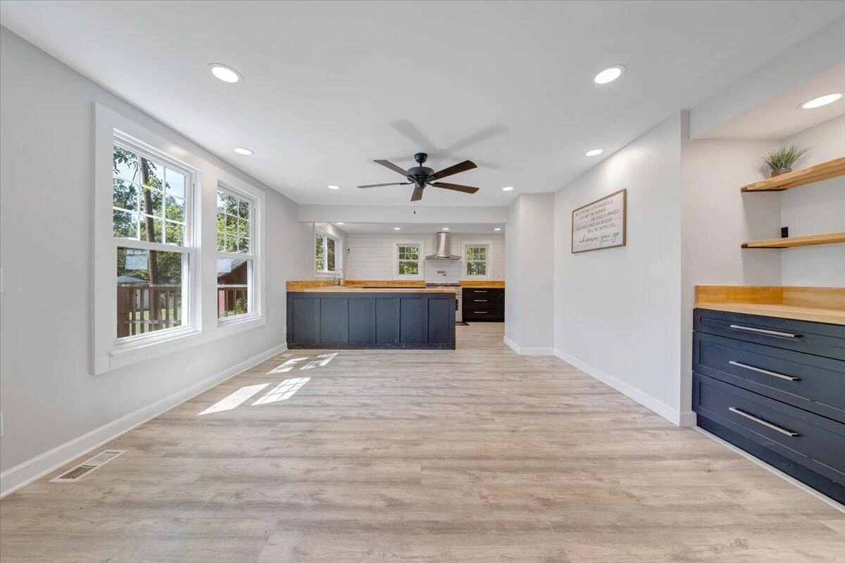 1038 Valencia DR - Photo 16
