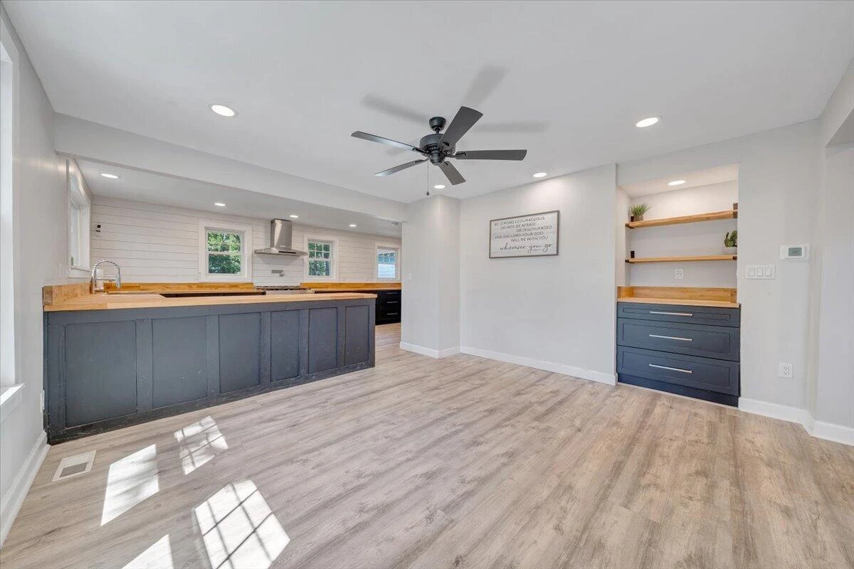 1038 Valencia DR - Photo 17