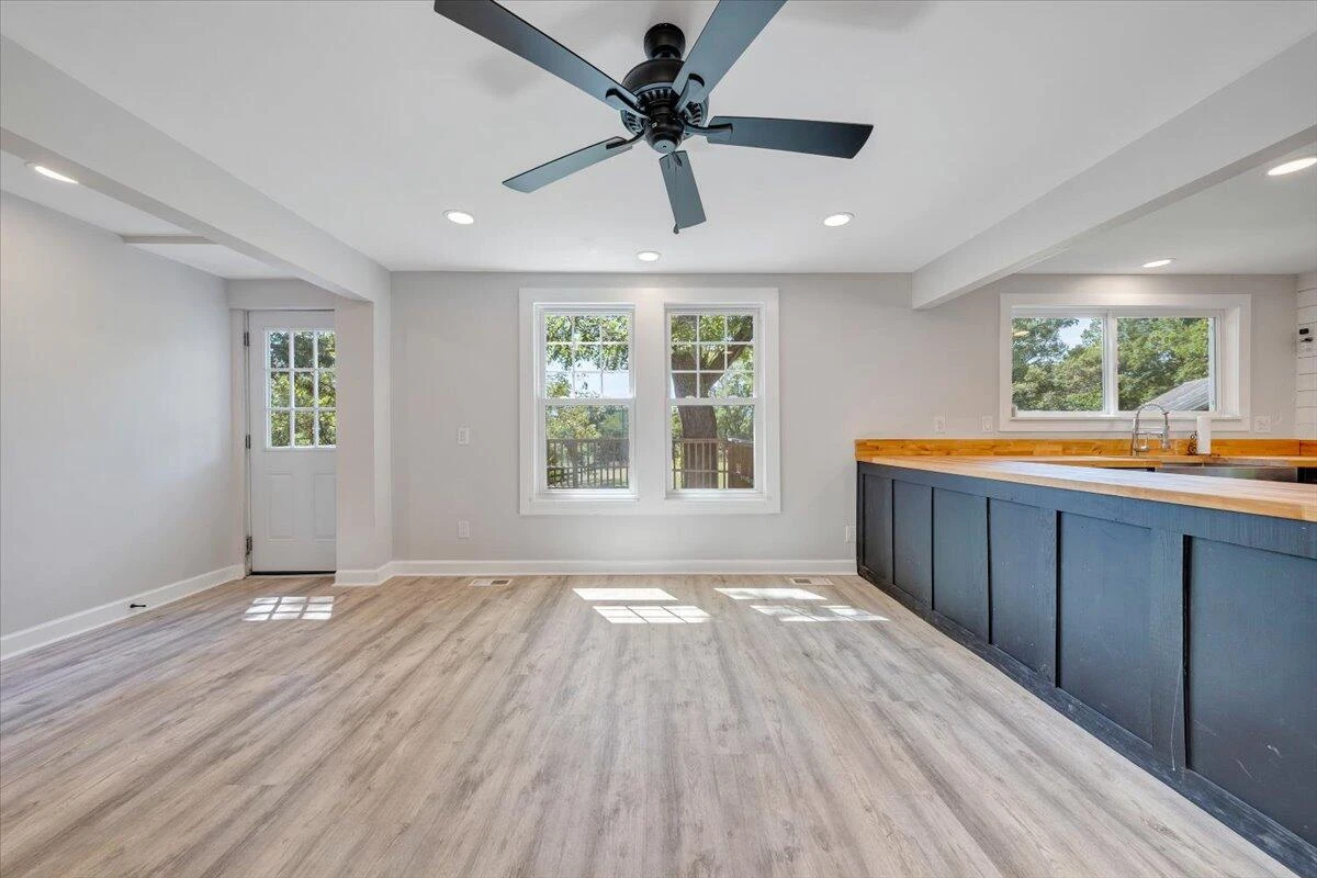 1038 Valencia DR - Photo 18