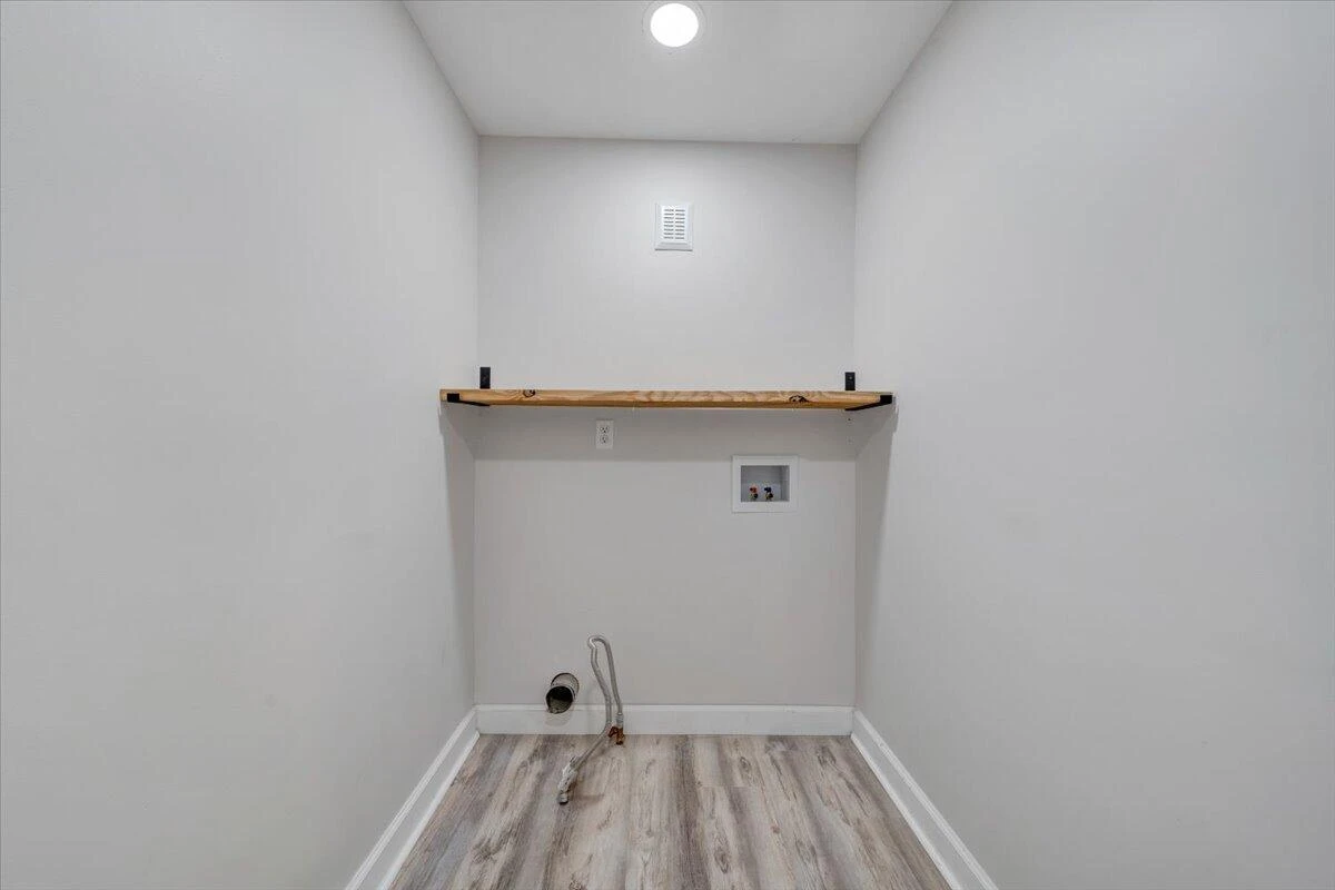 1038 Valencia DR - Photo 28
