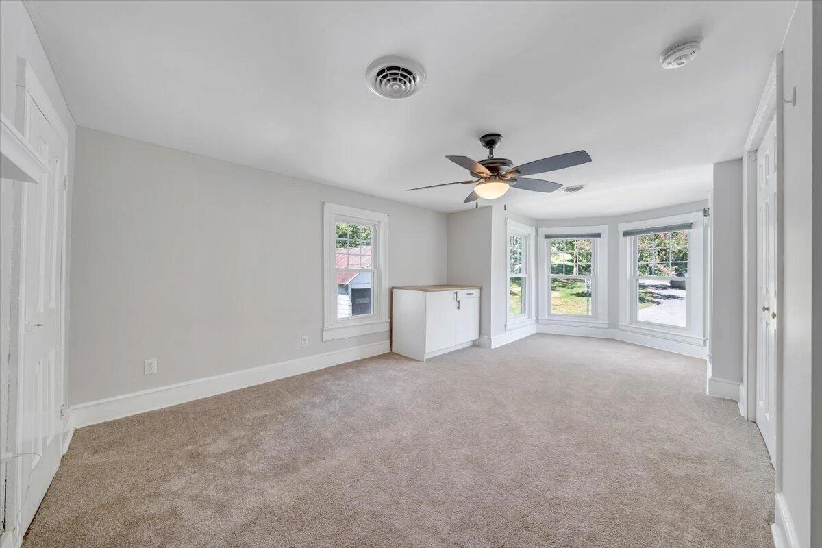 1038 Valencia DR - Photo 29