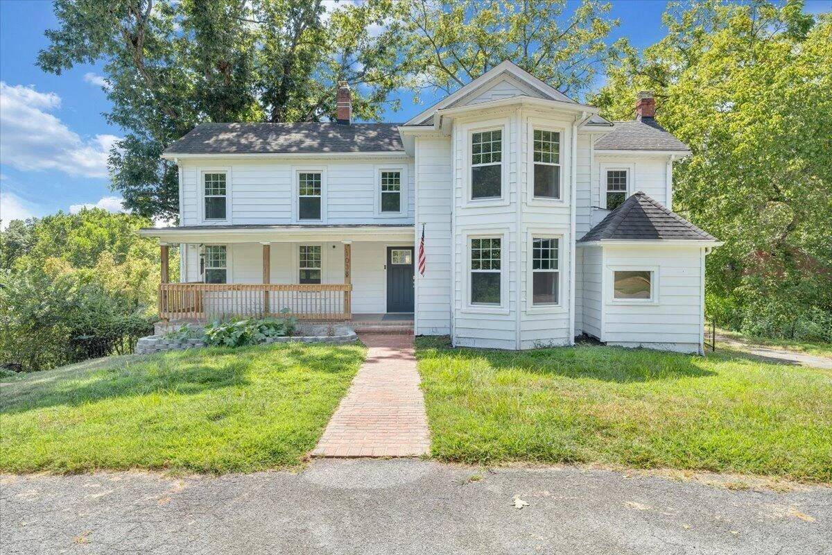 1038 Valencia DR - Photo 3