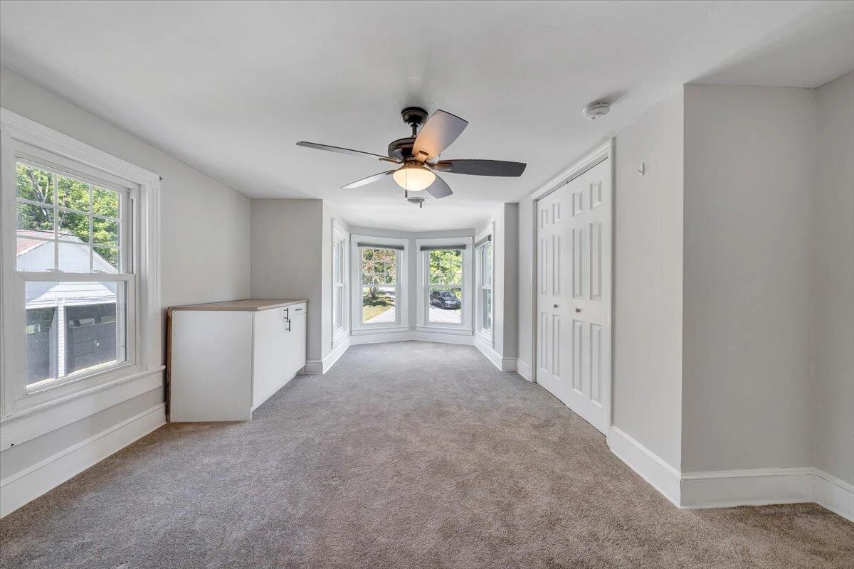 1038 Valencia DR - Photo 30