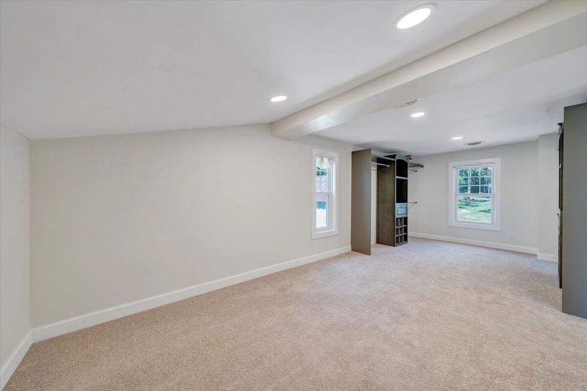 1038 Valencia DR - Photo 35