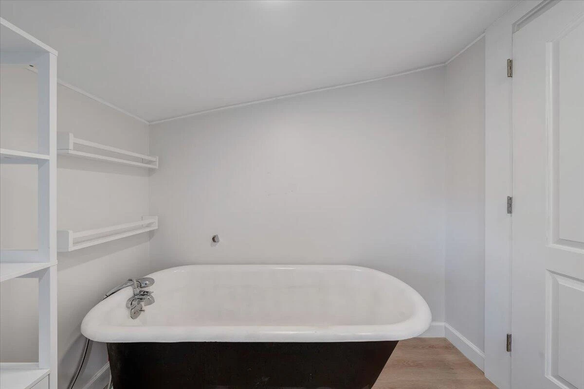 1038 Valencia DR - Photo 37
