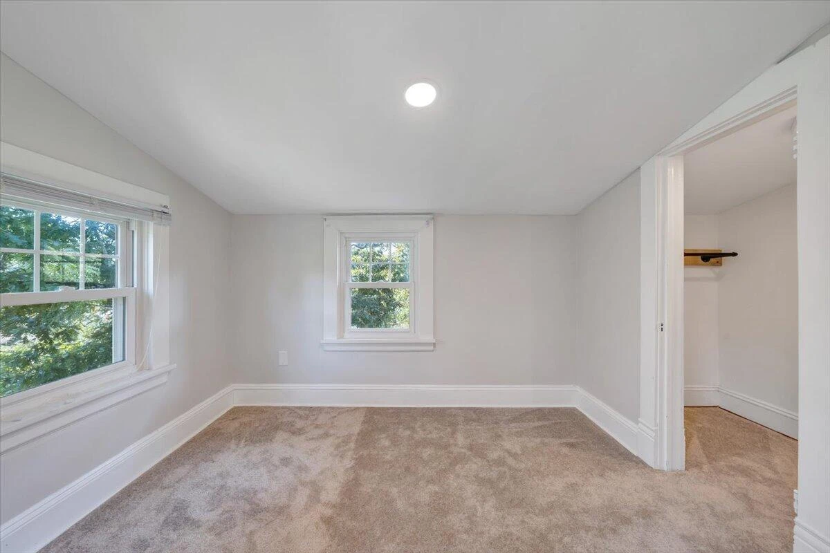 1038 Valencia DR - Photo 41