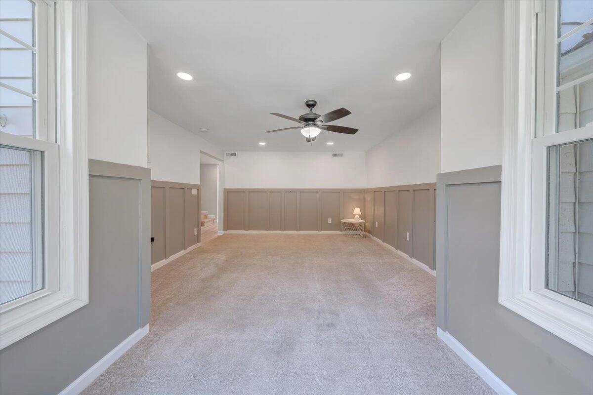 1038 Valencia DR - Photo 7