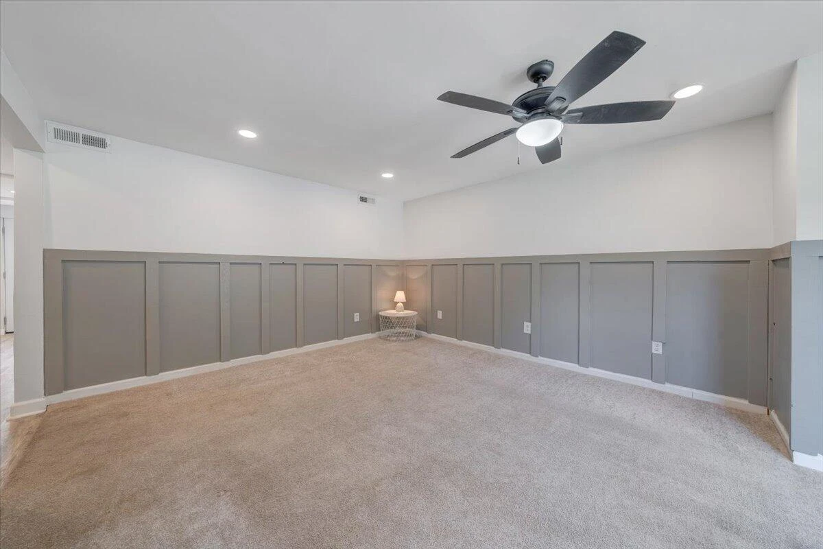 1038 Valencia DR - Photo 8