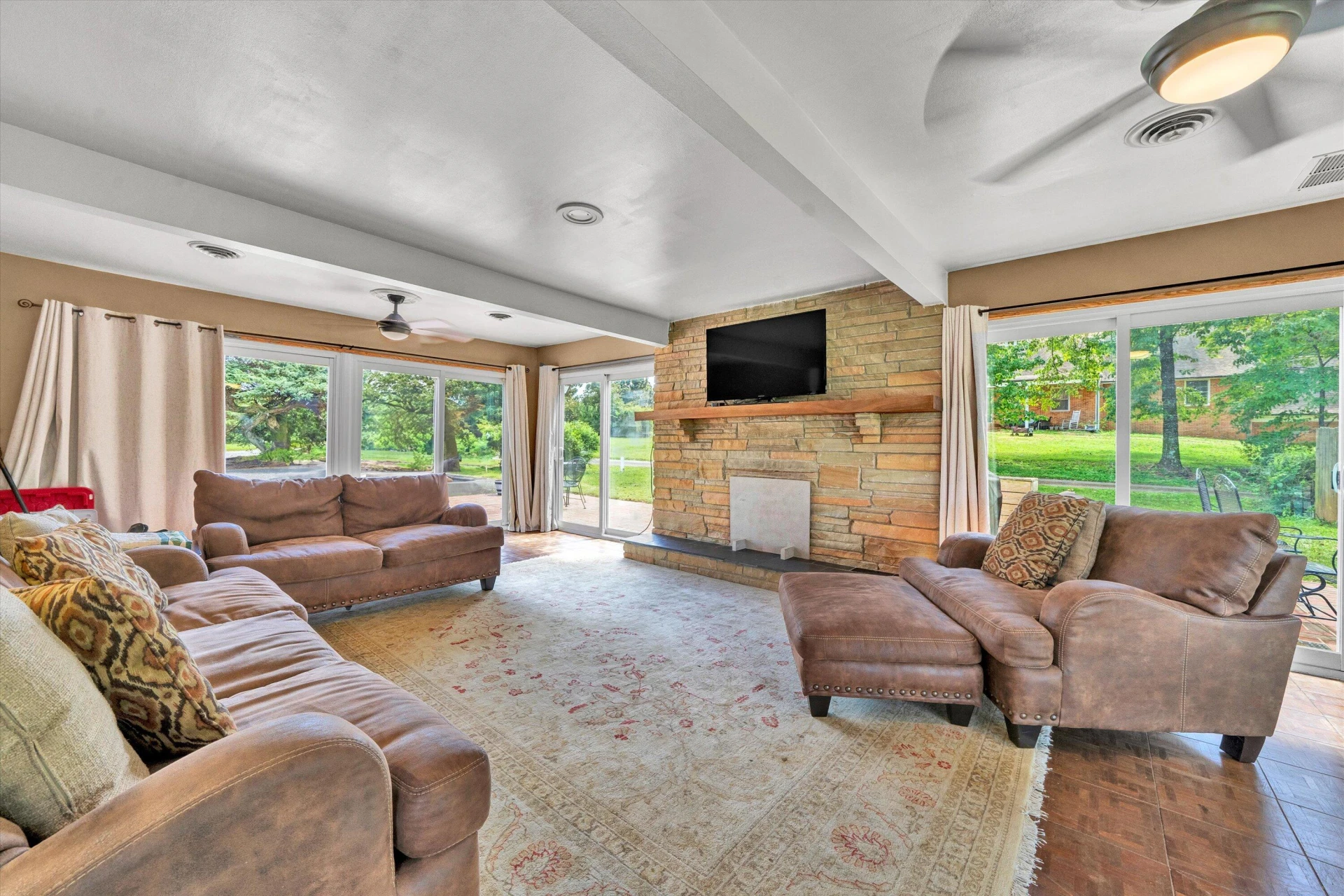 4037 Timber Line RD - Photo 15