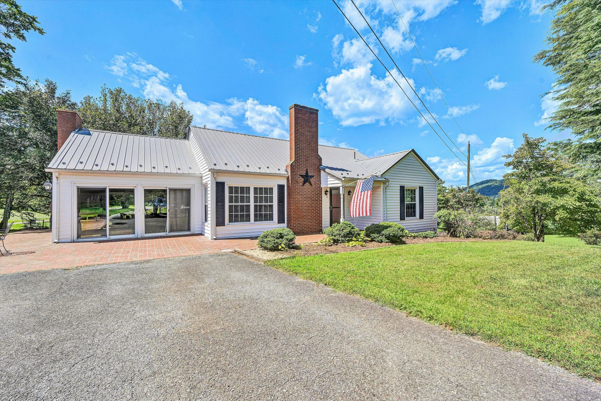 4037 Timber Line RD - Photo 2