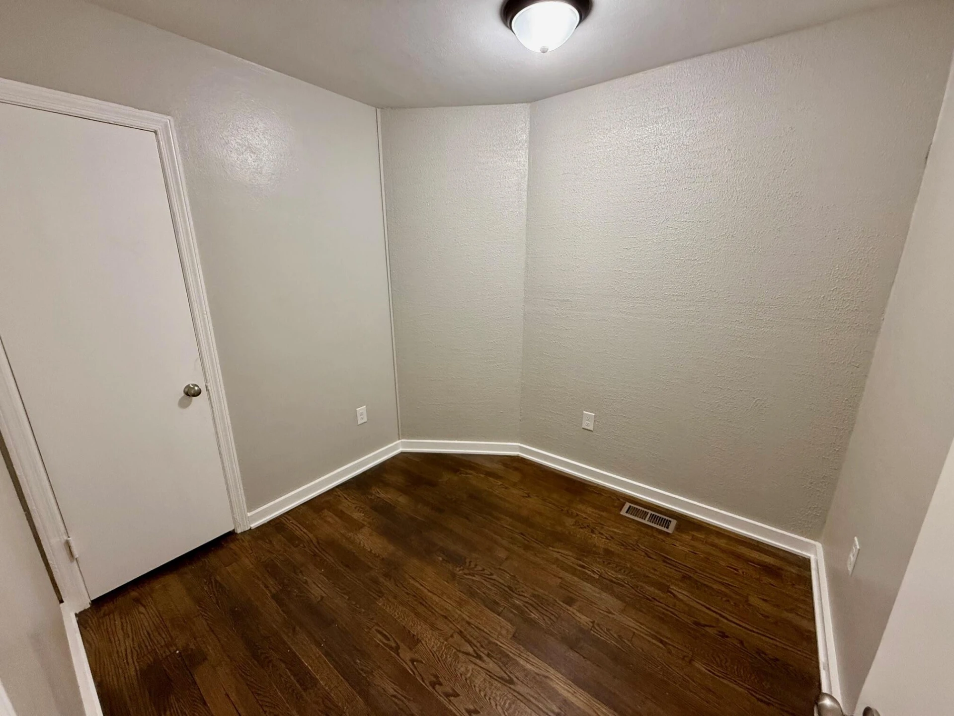 4026 Virginia AVE NW - Photo 8