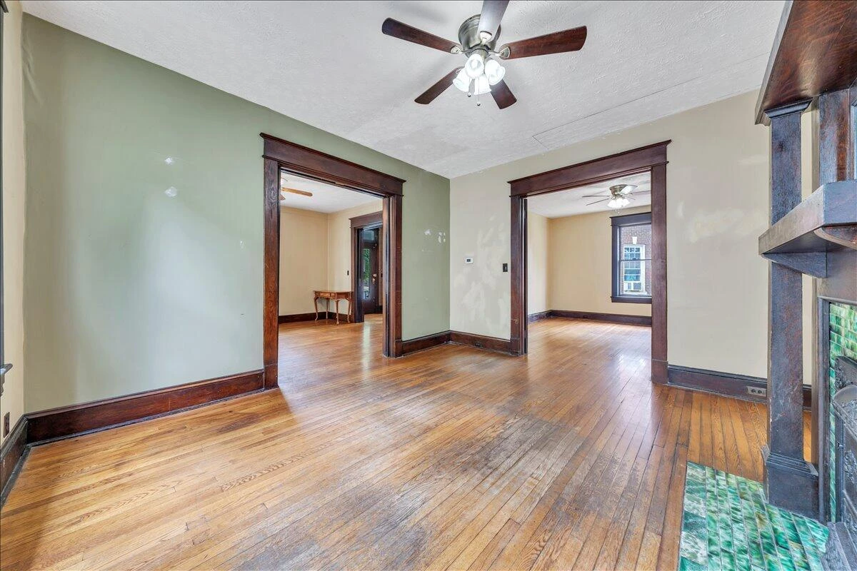 429 Elm AVE SW - Photo 16