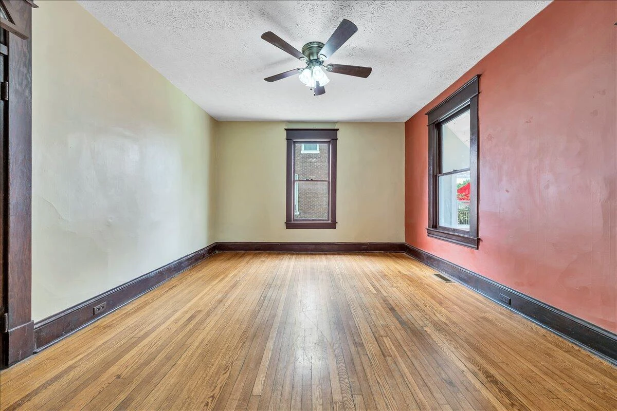 429 Elm AVE SW - Photo 17