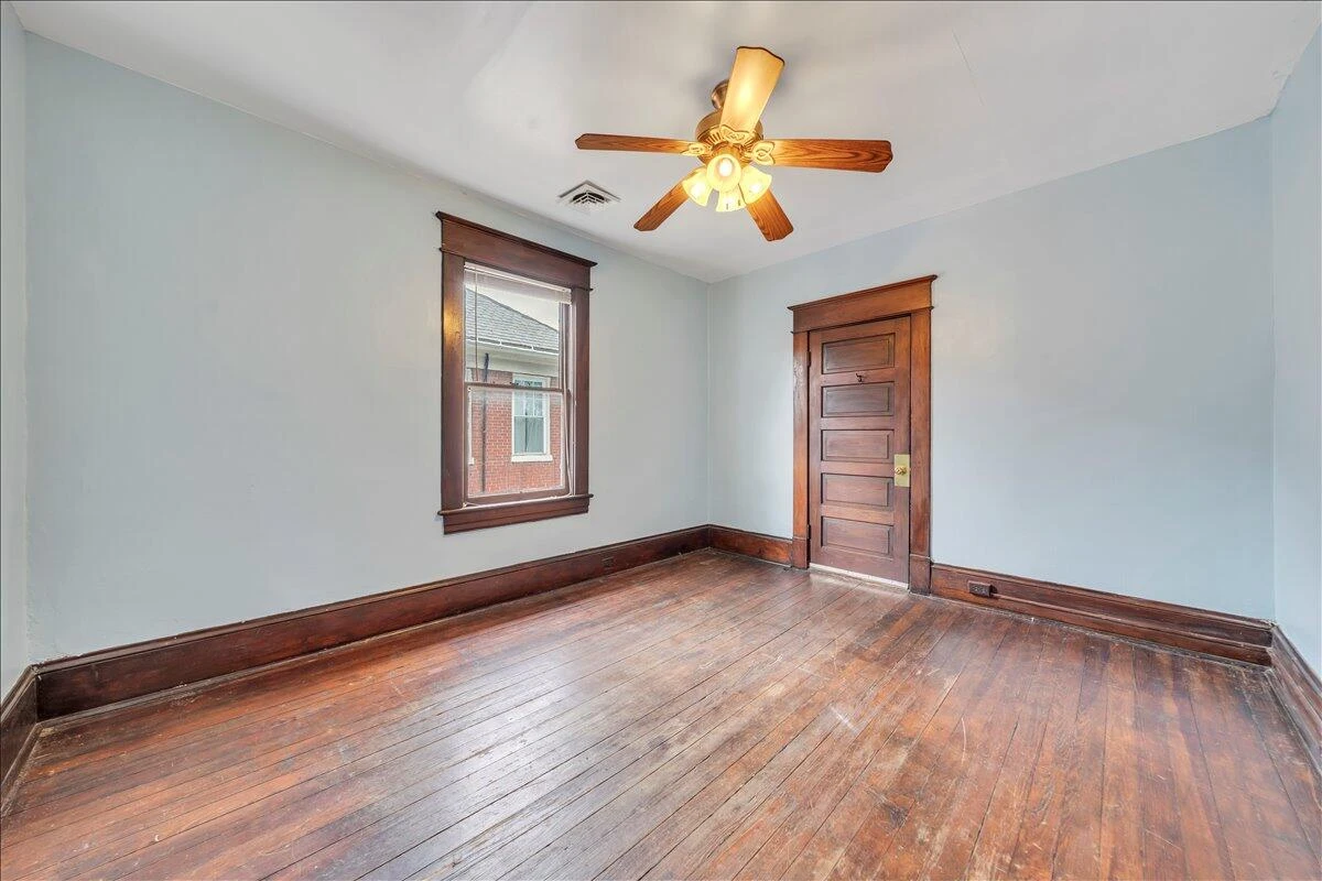 429 Elm AVE SW - Photo 29