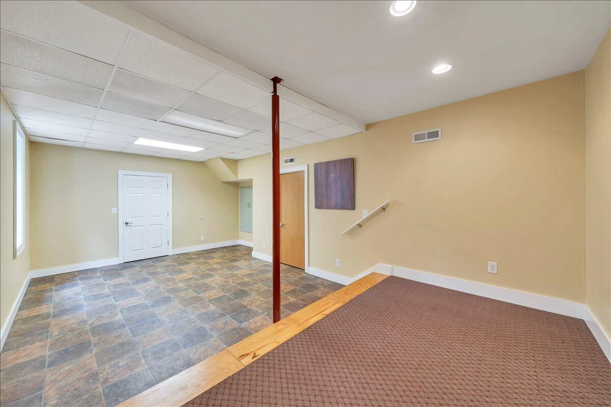 429 Elm AVE SW - Photo 37