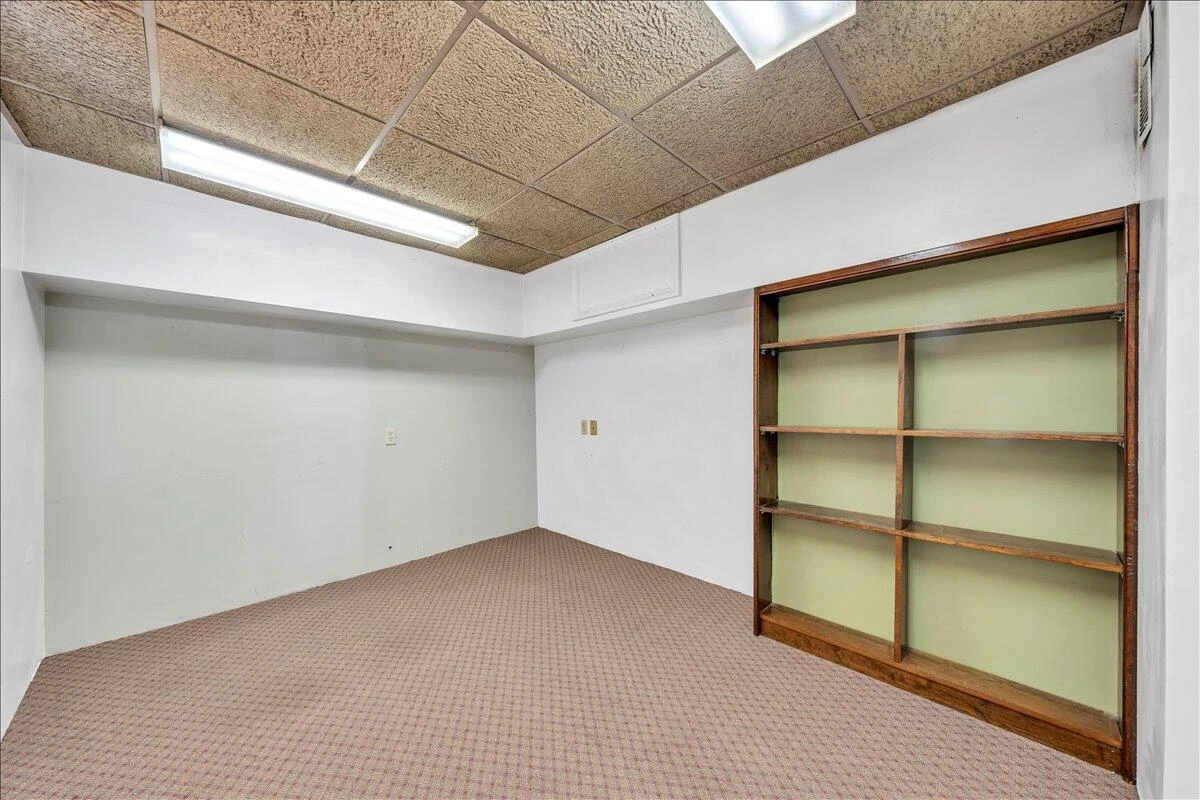429 Elm AVE SW - Photo 38