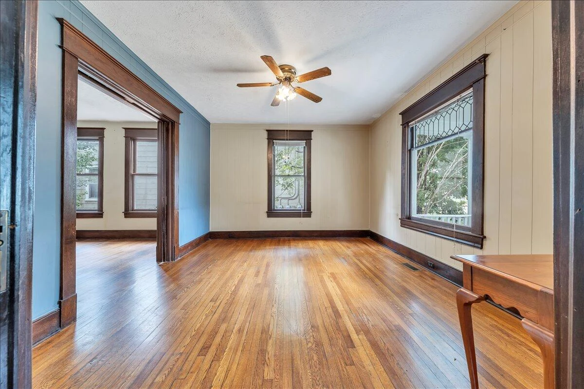 429 Elm AVE SW - Photo 12