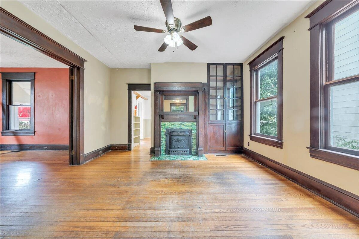 429 Elm AVE SW - Photo 14