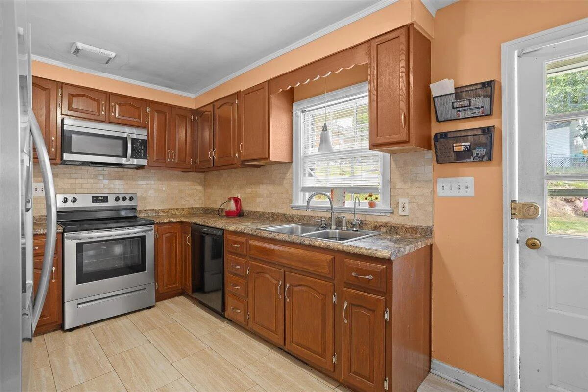 1019 Silverwood RD NW - Photo 13