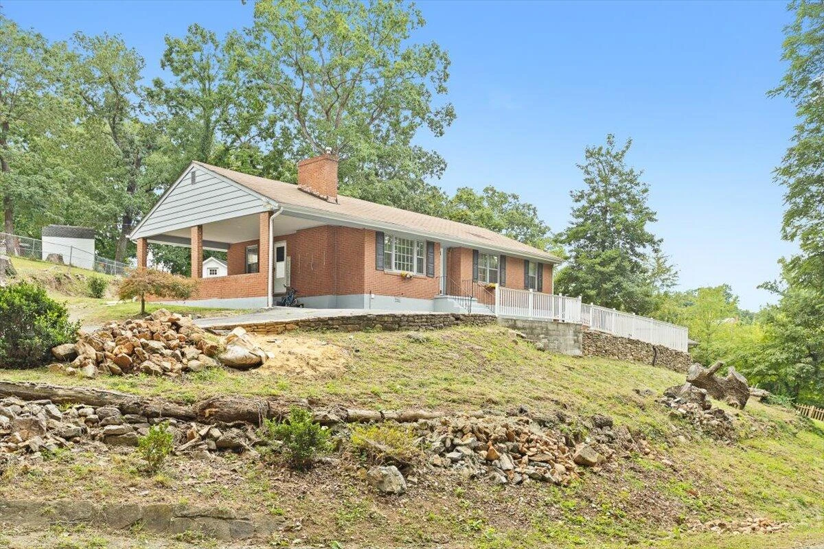 1019 Silverwood RD NW - Photo 33