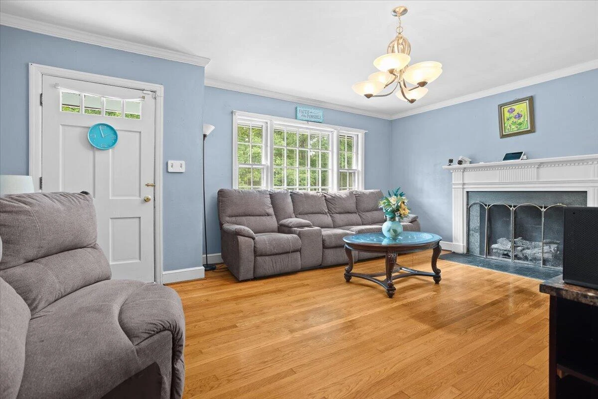1019 Silverwood RD NW - Photo 8