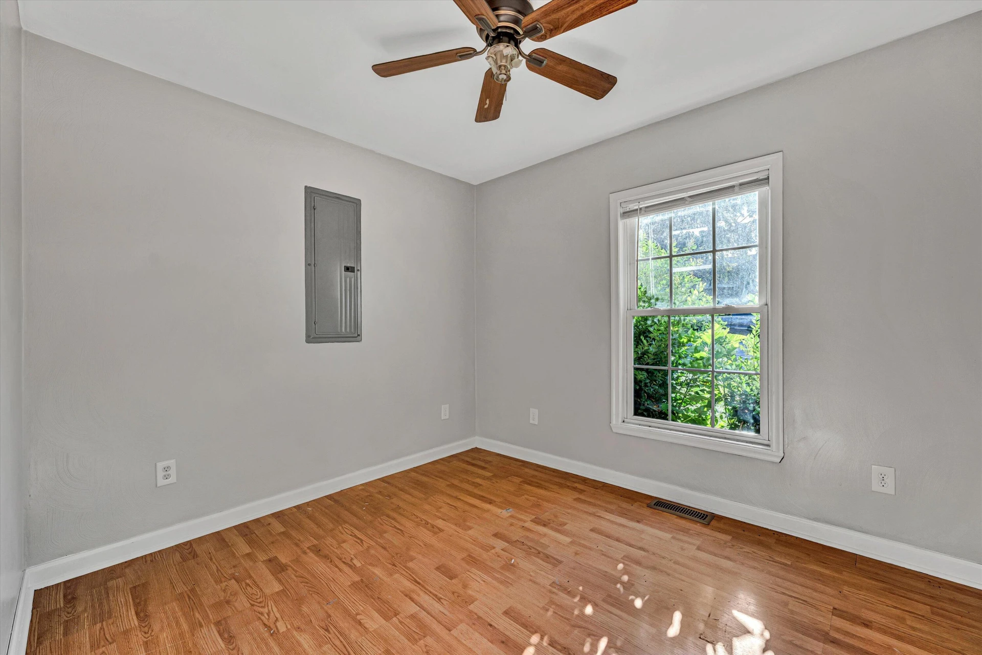 1130 Van Buren ST NW - Photo 12
