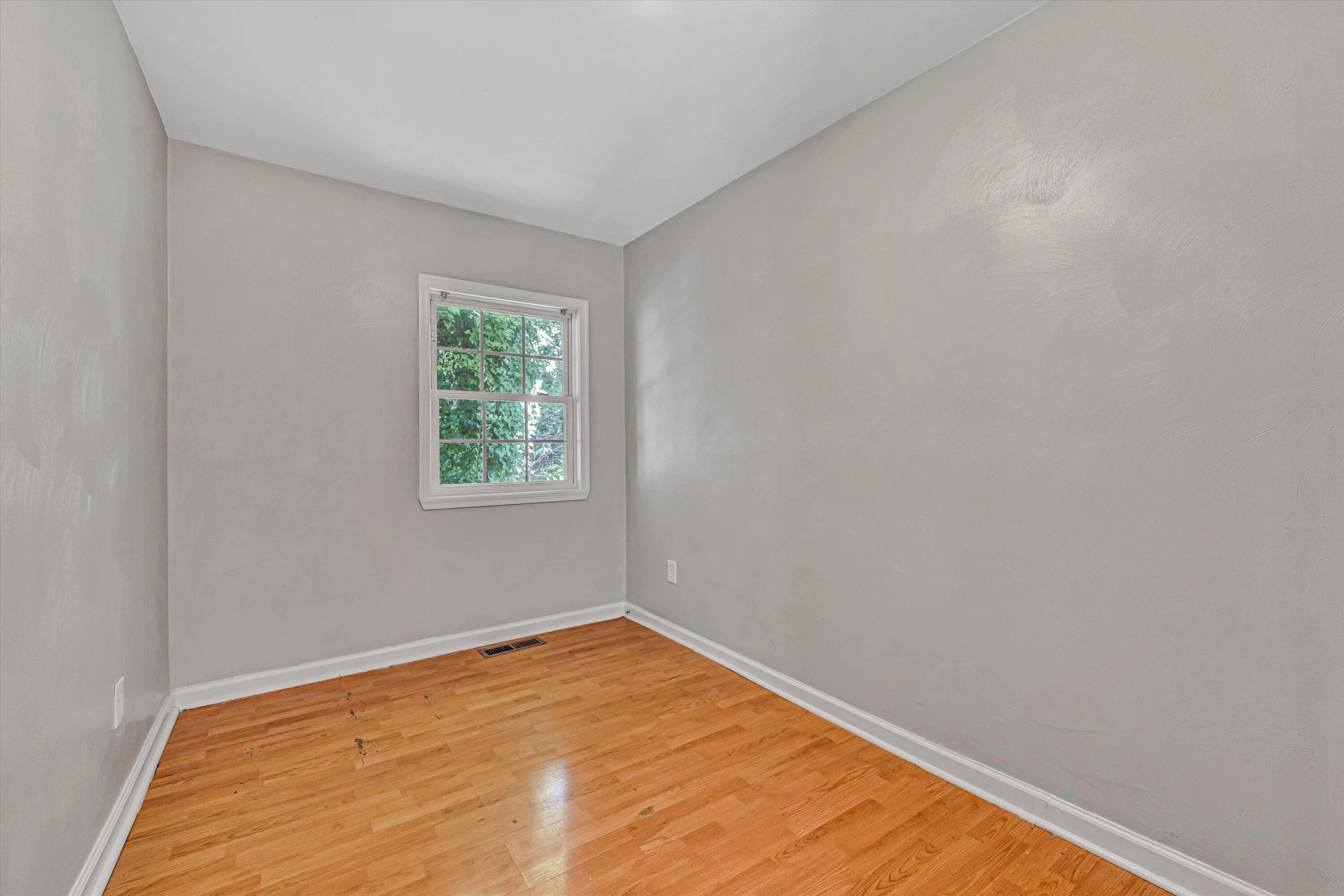 1130 Van Buren ST NW - Photo 15