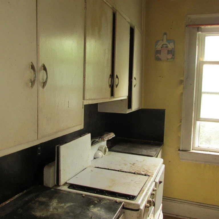 1302 Hanover AVE NW - Photo 12