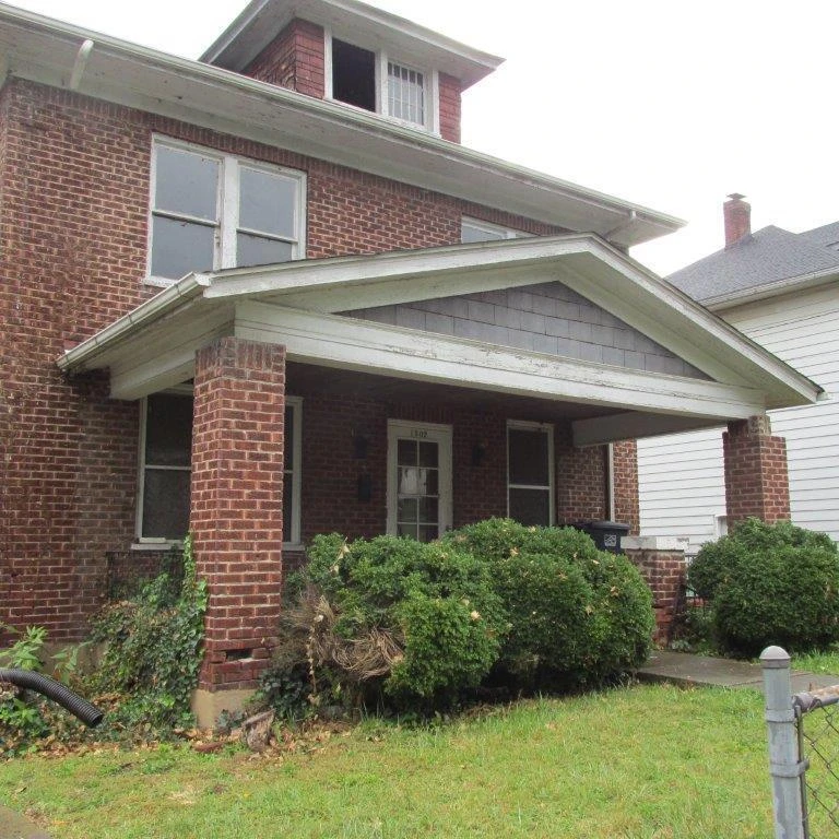 1302 Hanover AVE NW - Photo 2