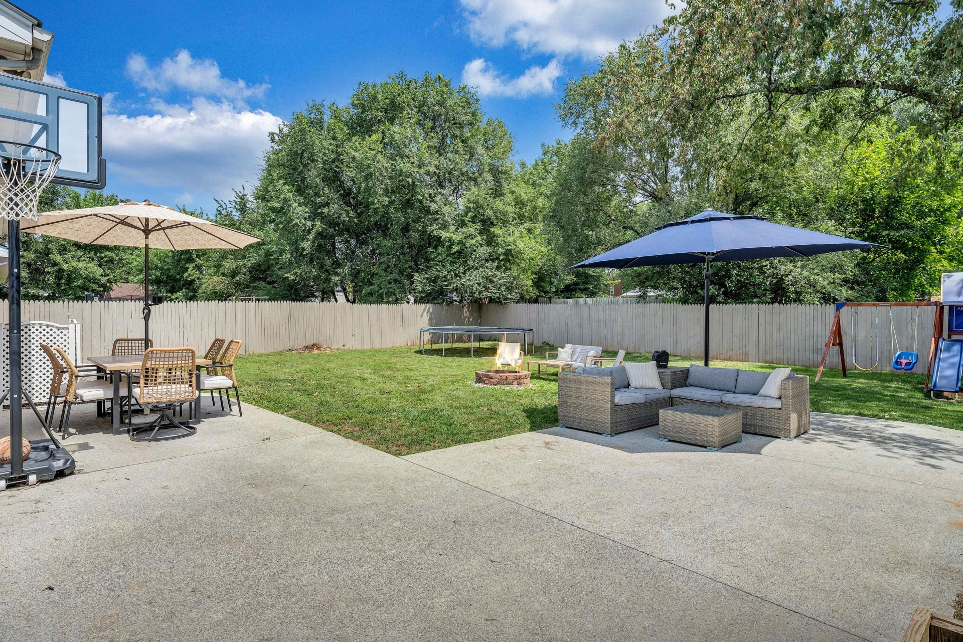 2817 Bradley ST NE - Photo 2