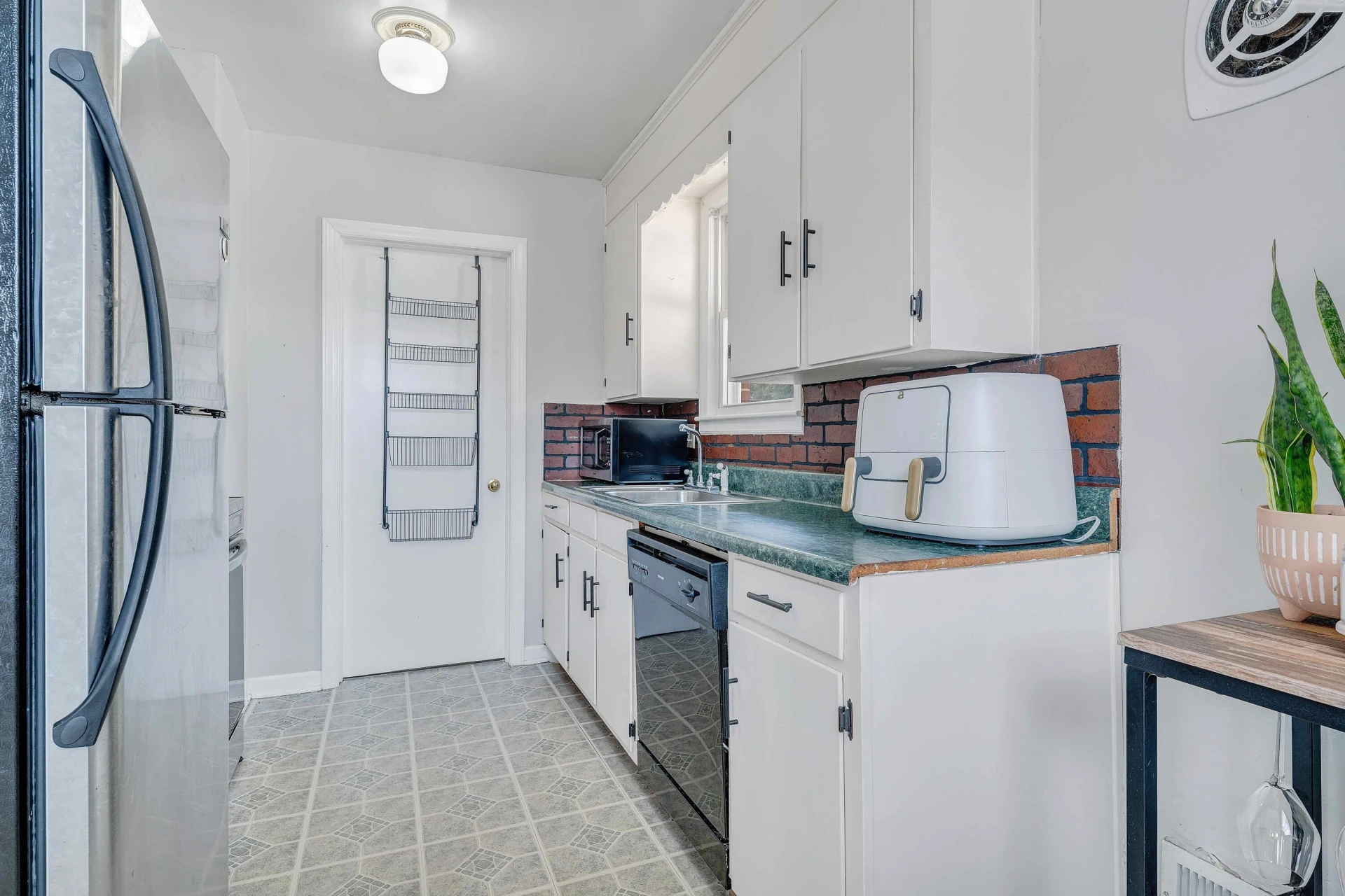 2817 Bradley ST NE - Photo 20