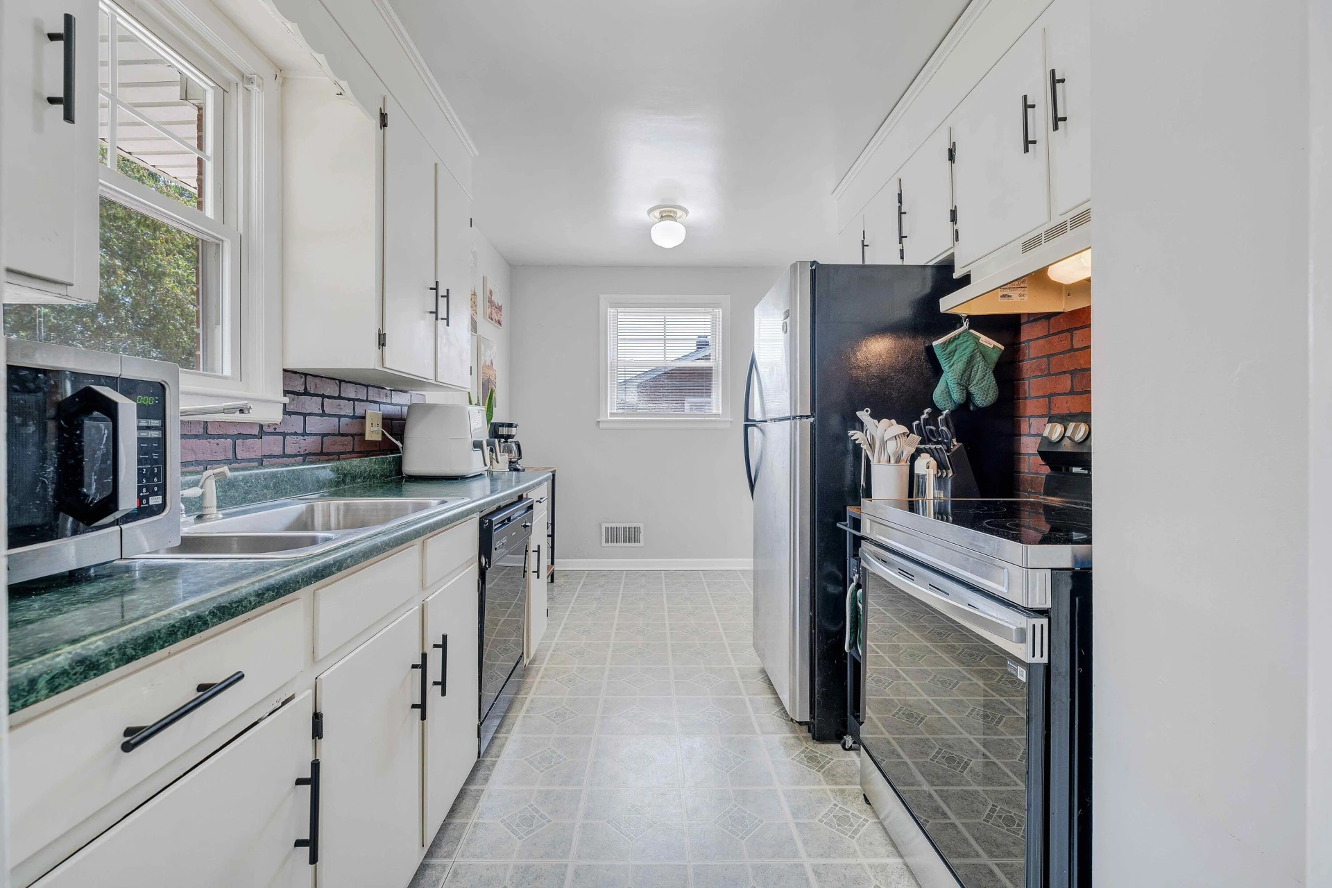 2817 Bradley ST NE - Photo 21
