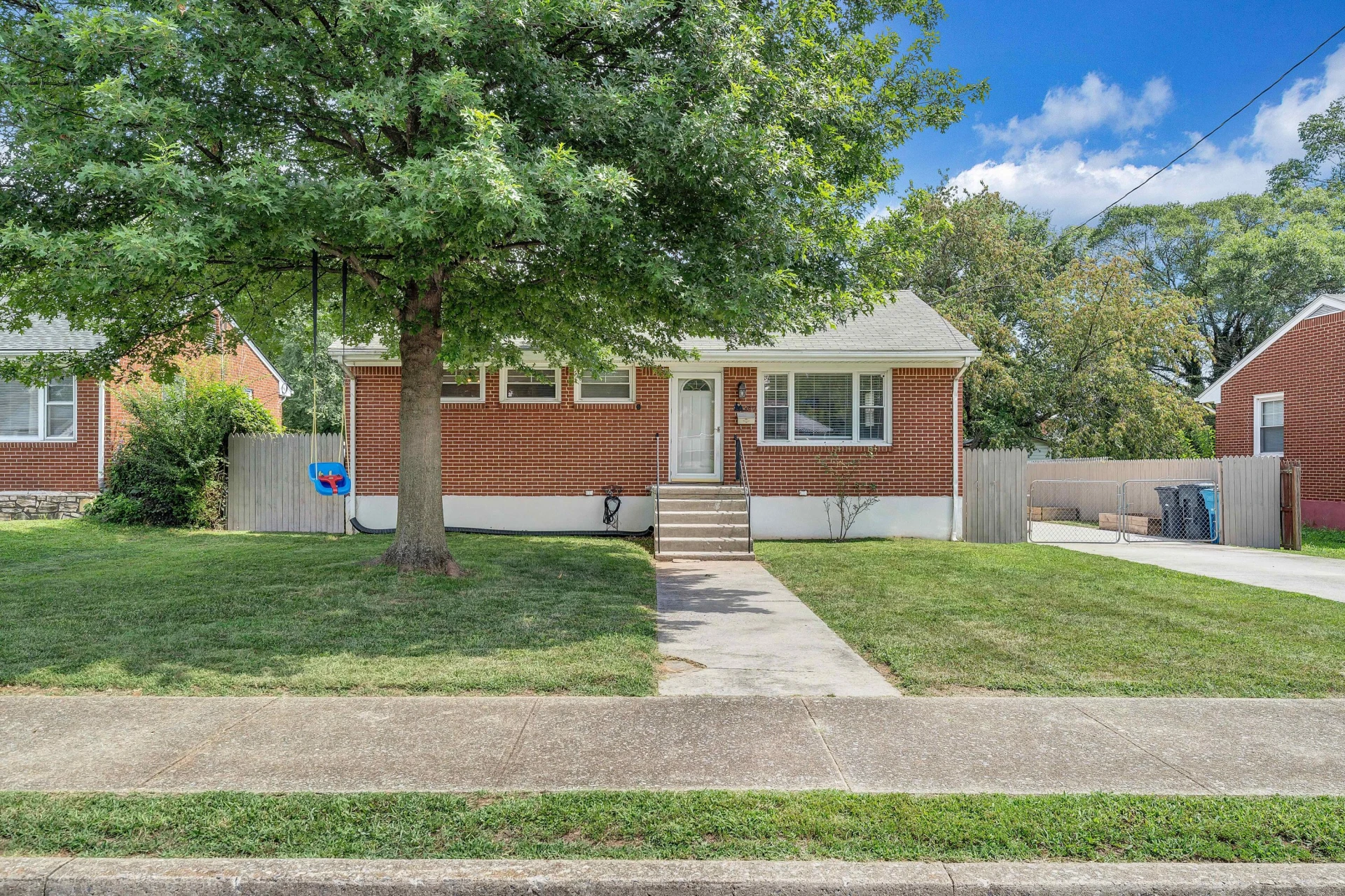 2817 Bradley ST NE - Photo 3