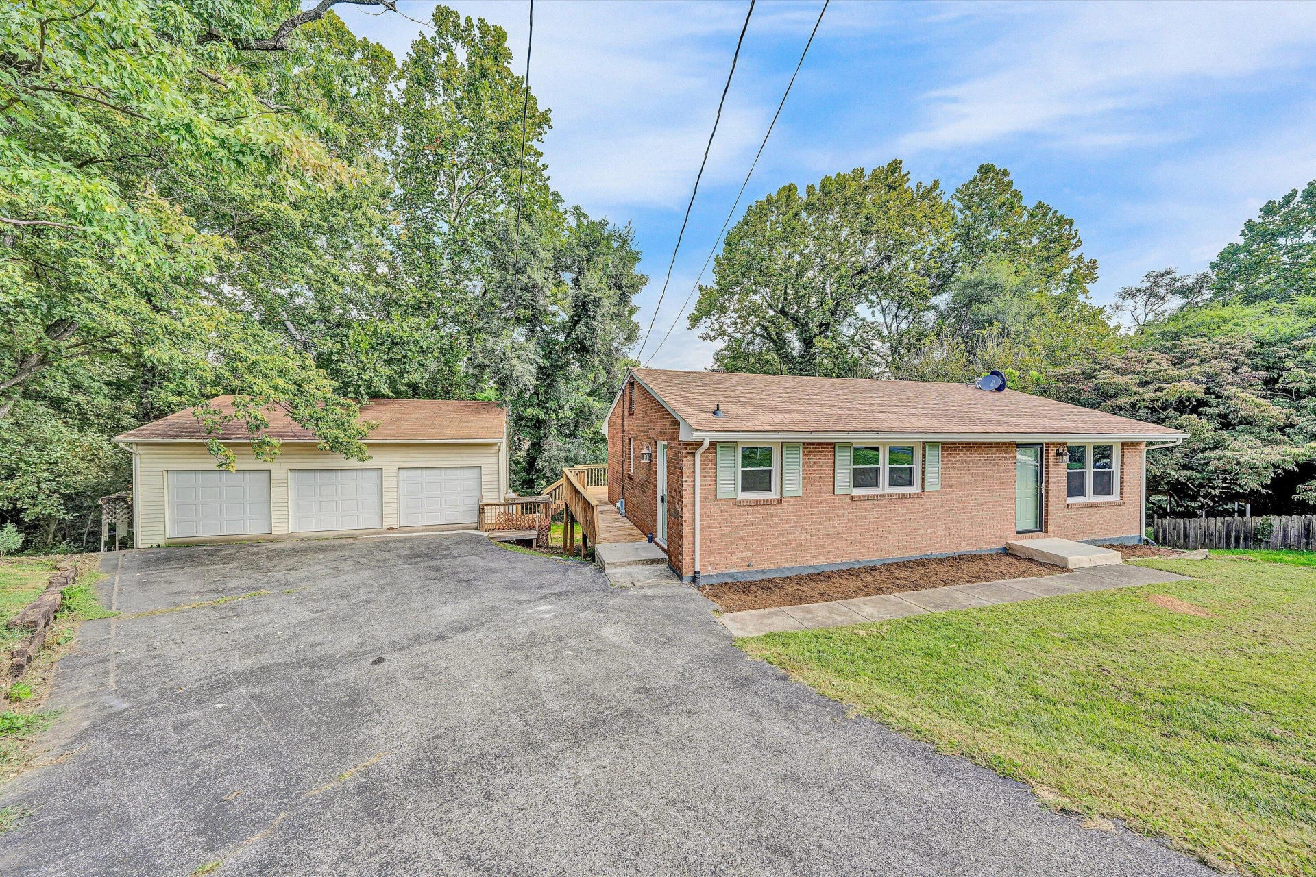 845 Pinewood DR NW - Photo 3