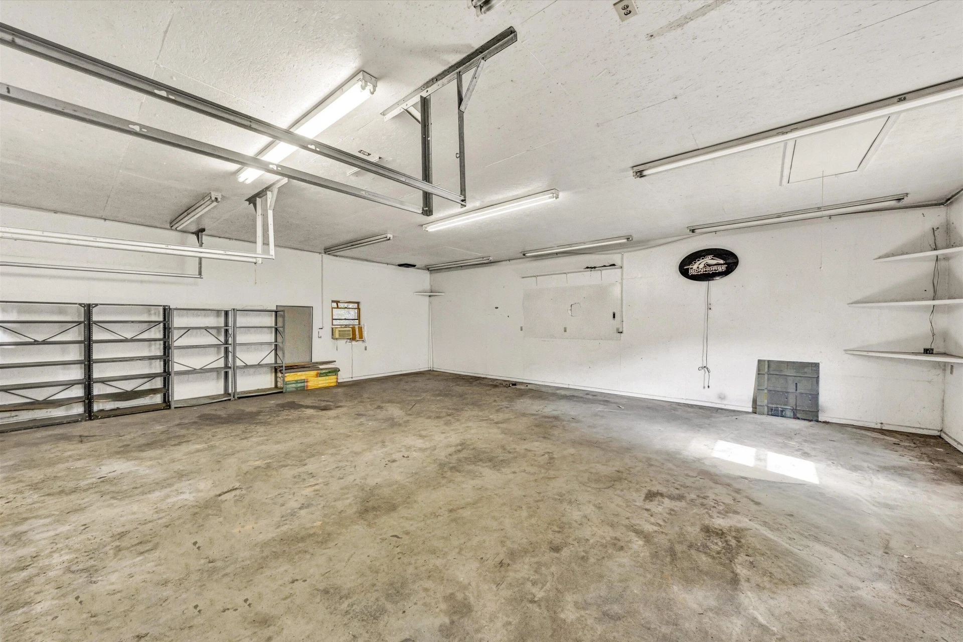 845 Pinewood DR NW - Photo 32