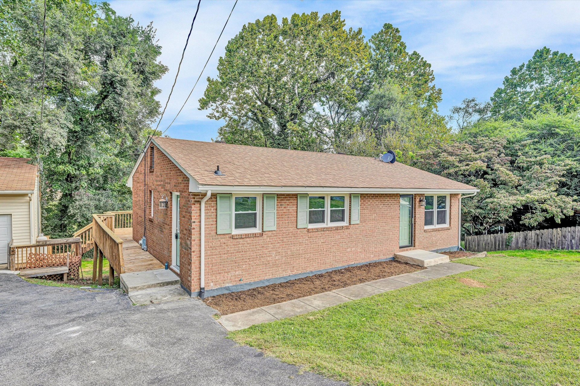 845 Pinewood DR NW - Photo 5