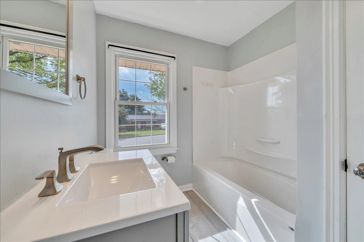 5327 Meadowcrest ST - Photo 10